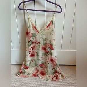 Very pretty floral mini dress